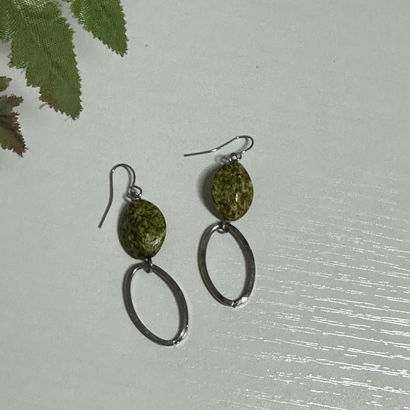 Dangle Earrings - Picture 3 of 4